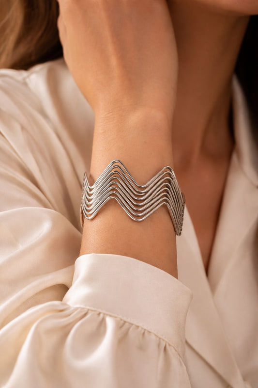 Barsa - Waved Bracelet