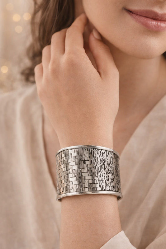 Barsa - Cuff Bracelet