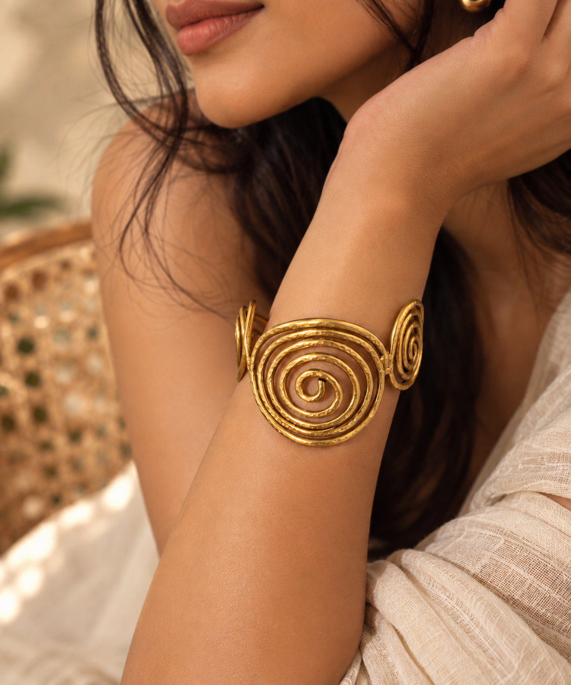 Barsa – Spiral Muse Cuff
