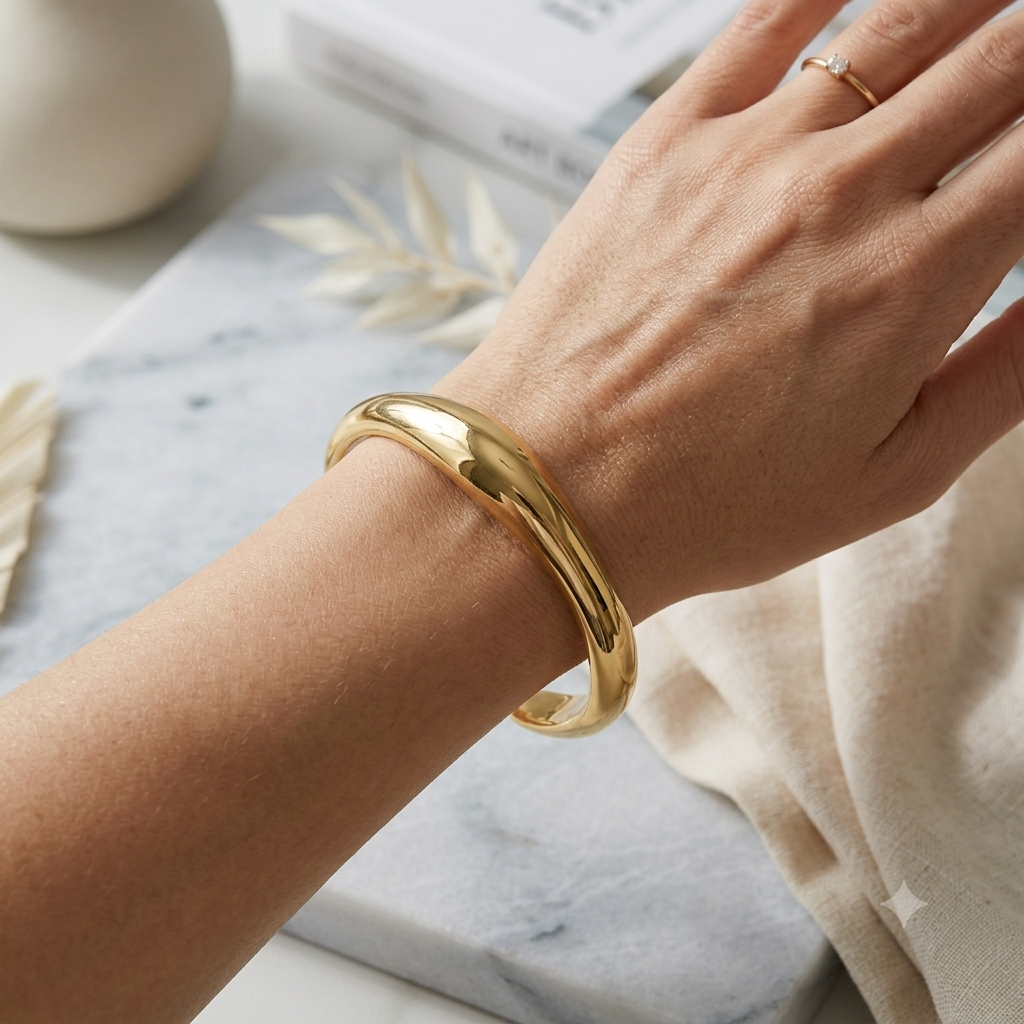 Barsa - Arc Brass Bangle