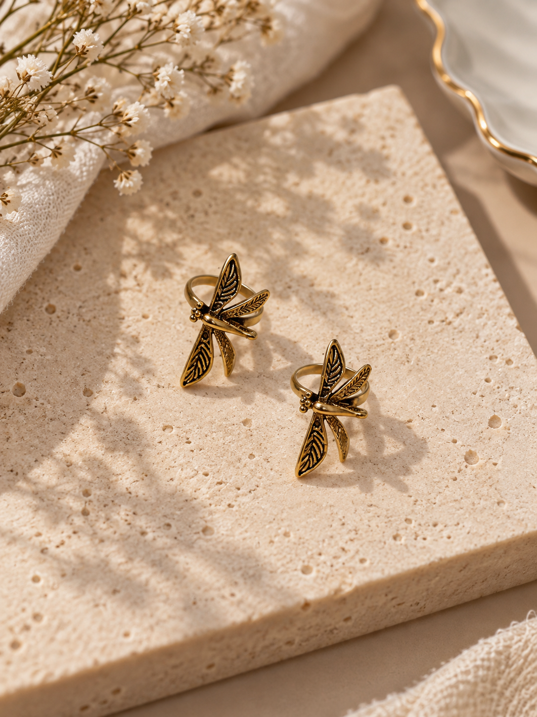 Barsa – Golden Dragonfly Whisper Ear Cuff (No Pierce)