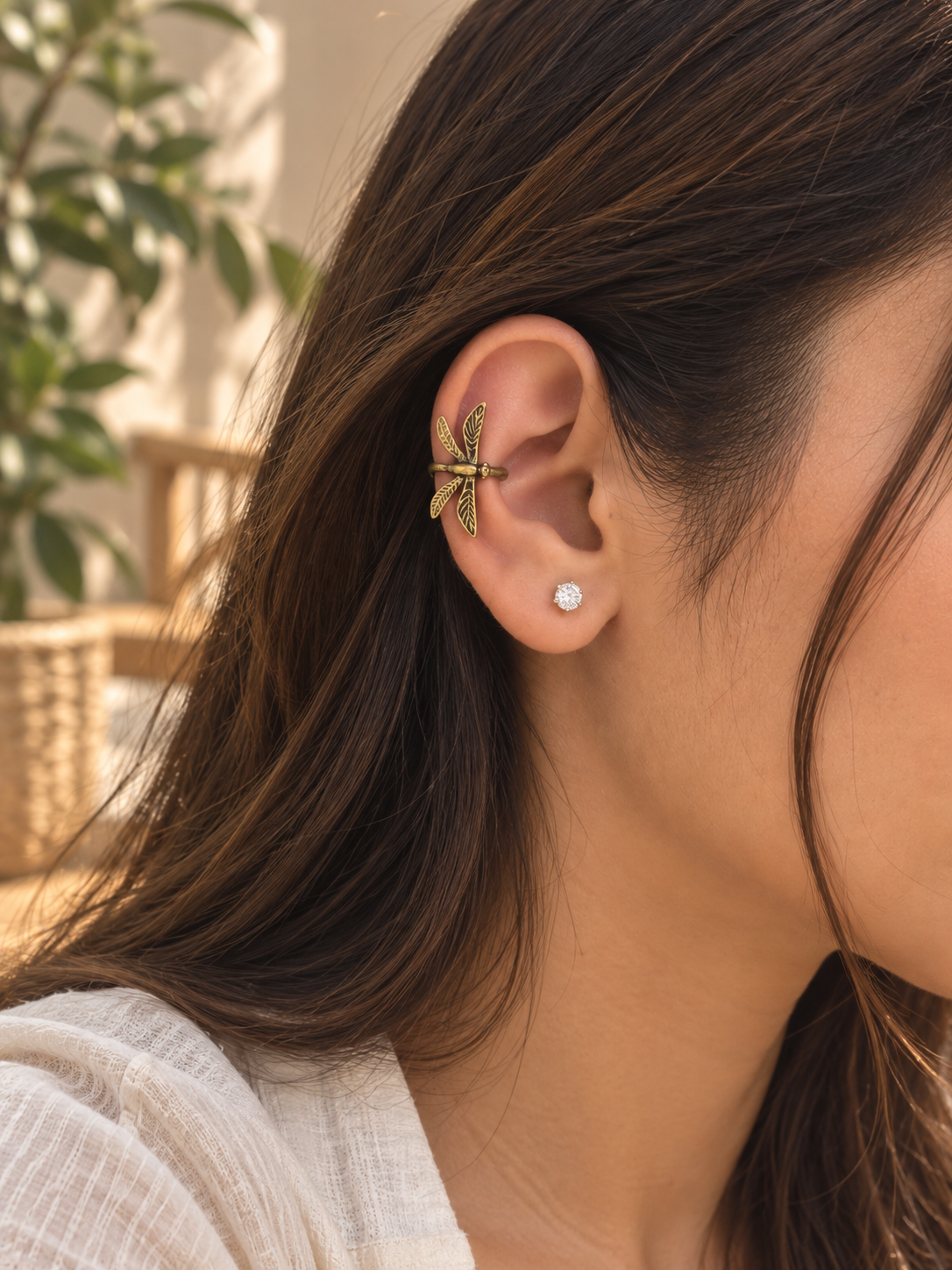 Barsa – Golden Dragonfly Whisper Ear Cuff (No Pierce)