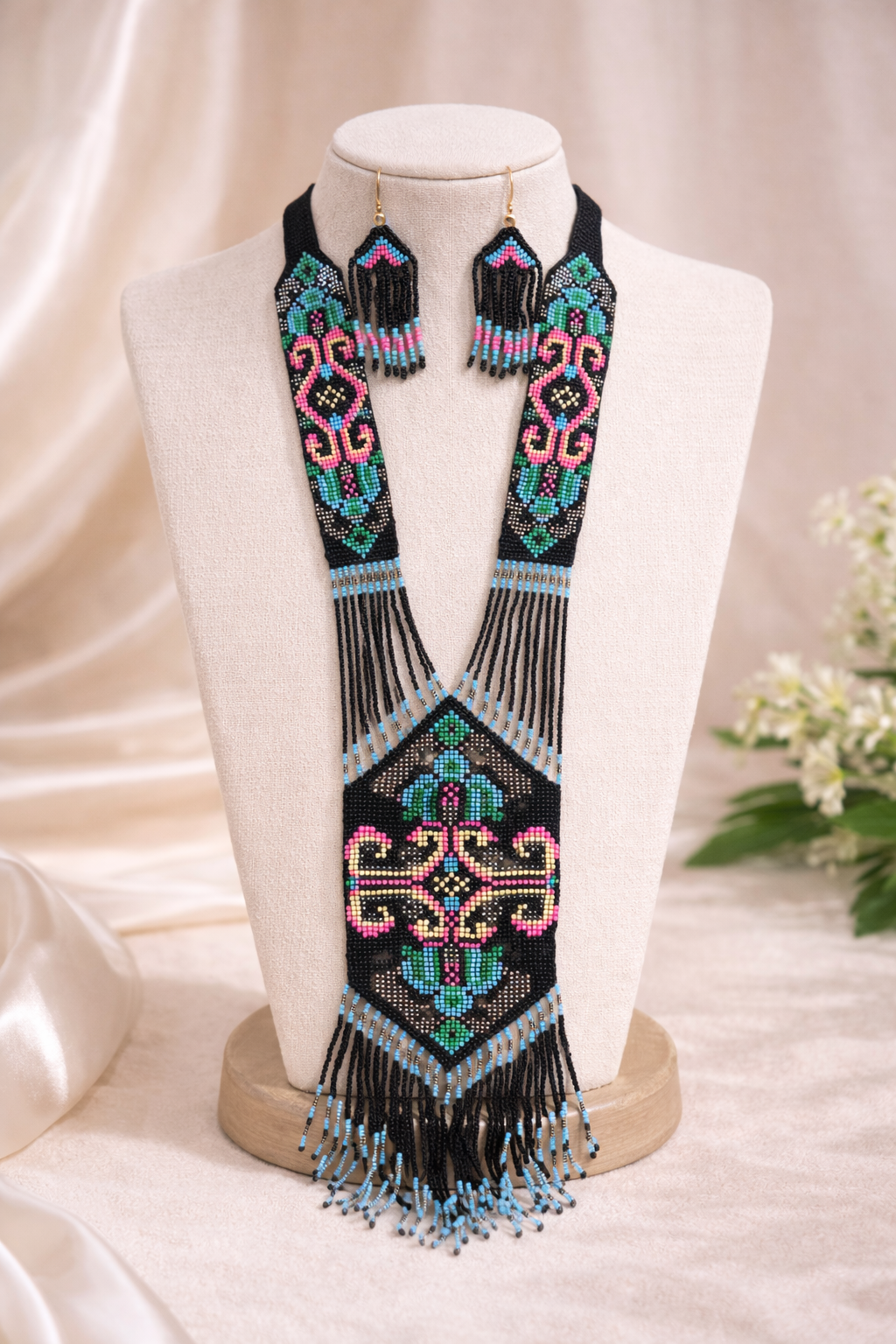 Barsa - Black beads