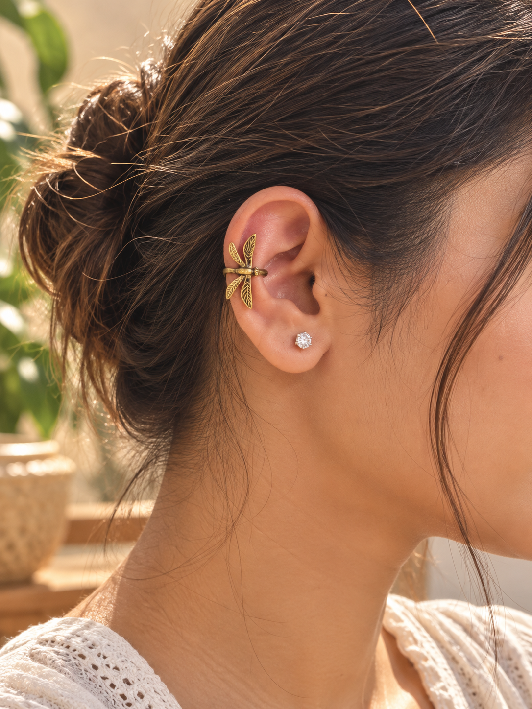 Barsa – Golden Dragonfly Whisper Ear Cuff (No Pierce)