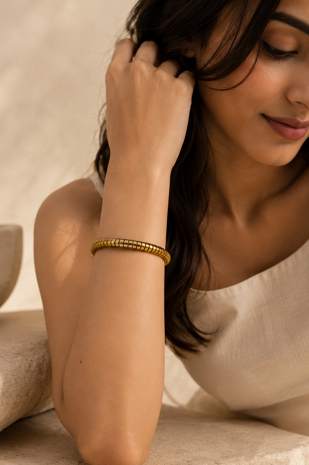 Barsa – Ribbed Golden Cuff