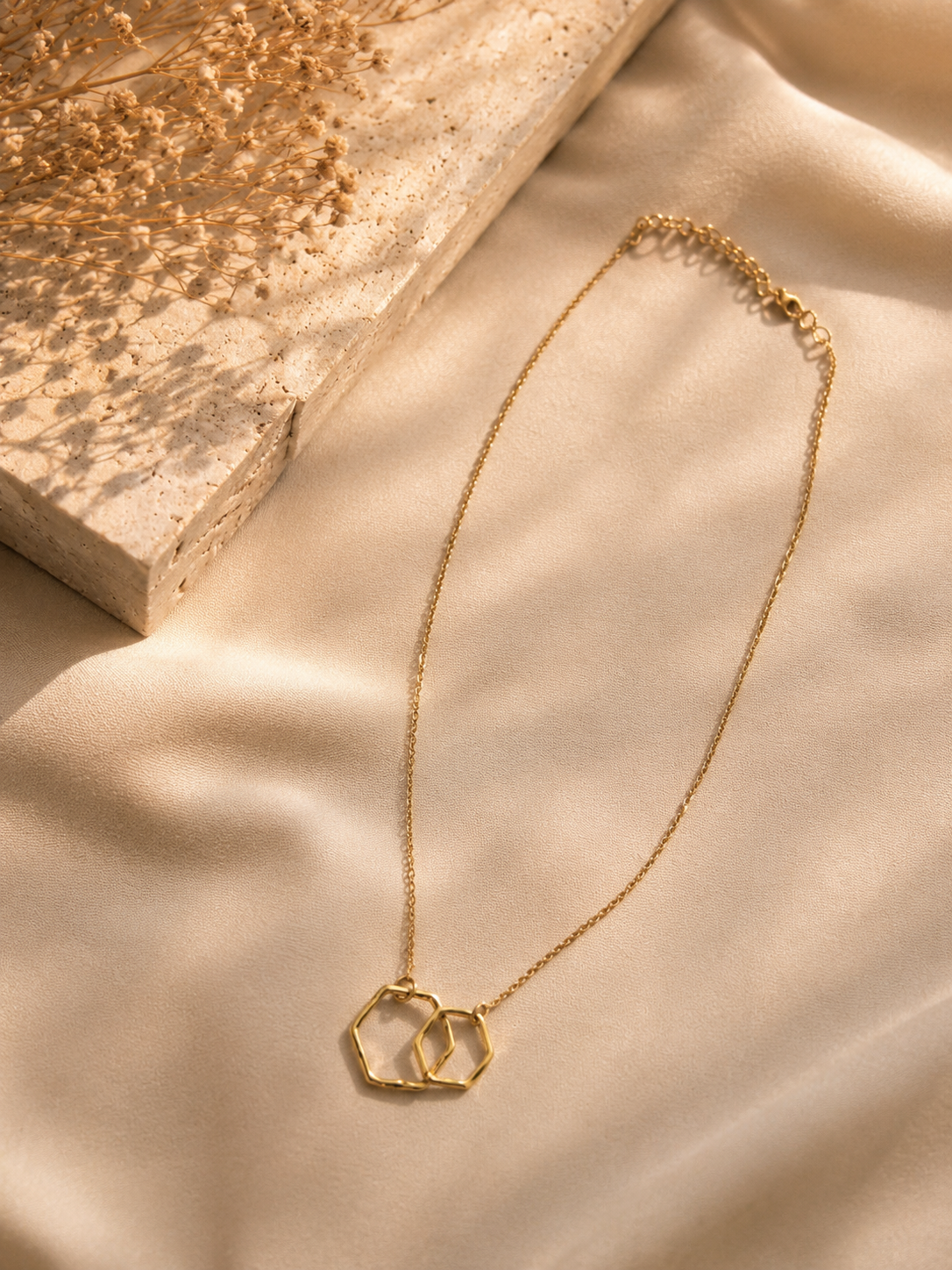 Barsa - Linked Hex Necklace