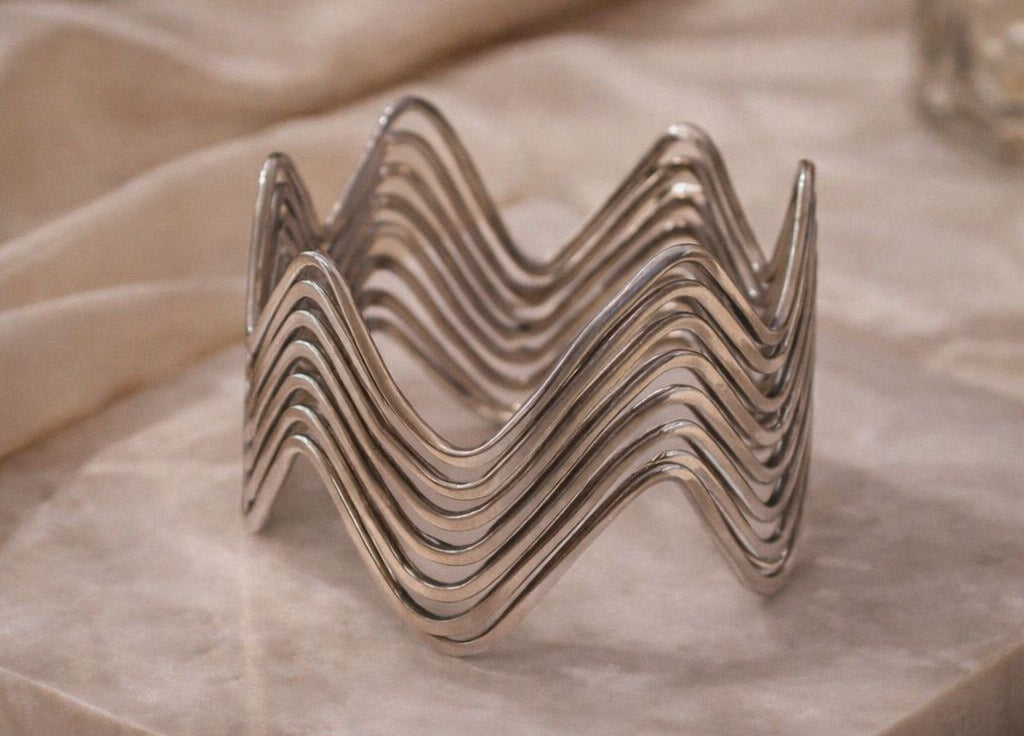 Barsa - Waved Bracelet